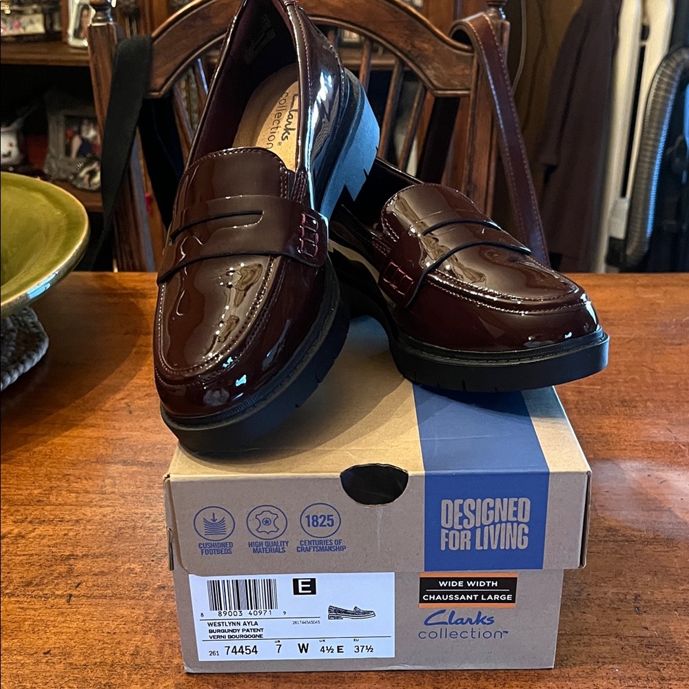 Clarks Women BRAND NEW Burgundy Patent Penny Loafers